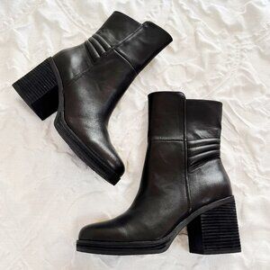 Korks Moergan Boots Size 10 New